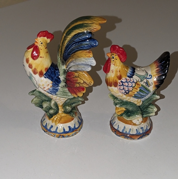 Set of Vintage Fitz & Floyd Rooster & Hen Salt/ Pepper Shakers - Picture 1 of 5